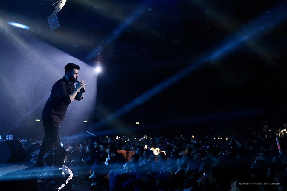 Ali Yasini became a sensation at the 35th Fajr Music Festival. Ali Yasini took to the stage at the Fajr Music Festival for the first time.