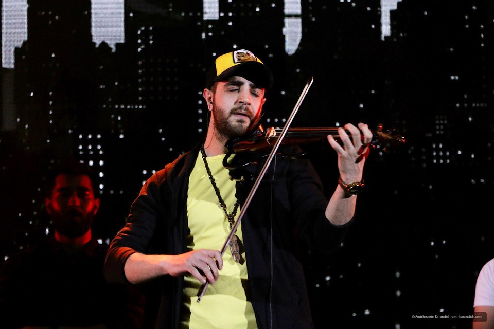 Ali Yasini became a sensation at the 35th Fajr Music Festival. Ali Yasini took to the stage at the Fajr Music Festival for the first time.