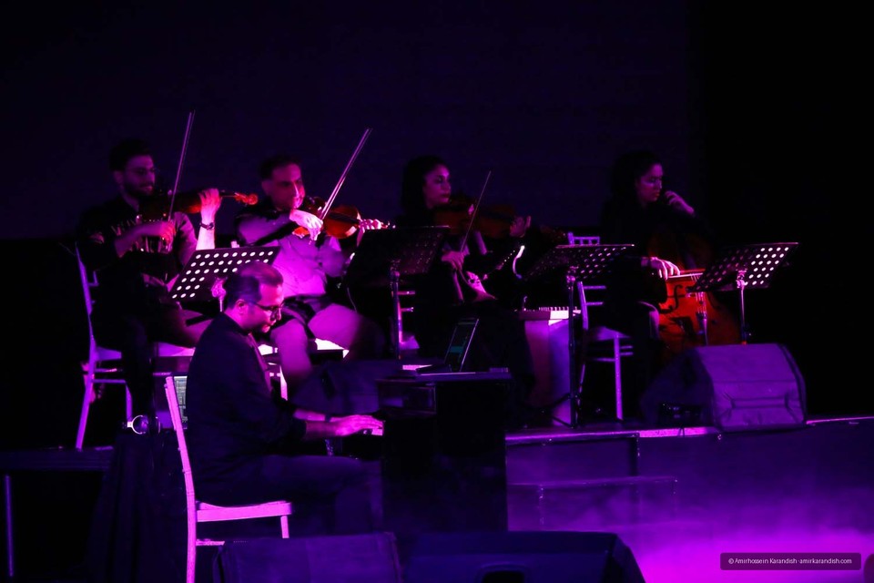 Alireza Ghorbani, the prominent Iranian vocalist, took the stage at the Khavaran International Convention Center on December 24 and 25 (the 3rd and 4th of Dey) to perform the album