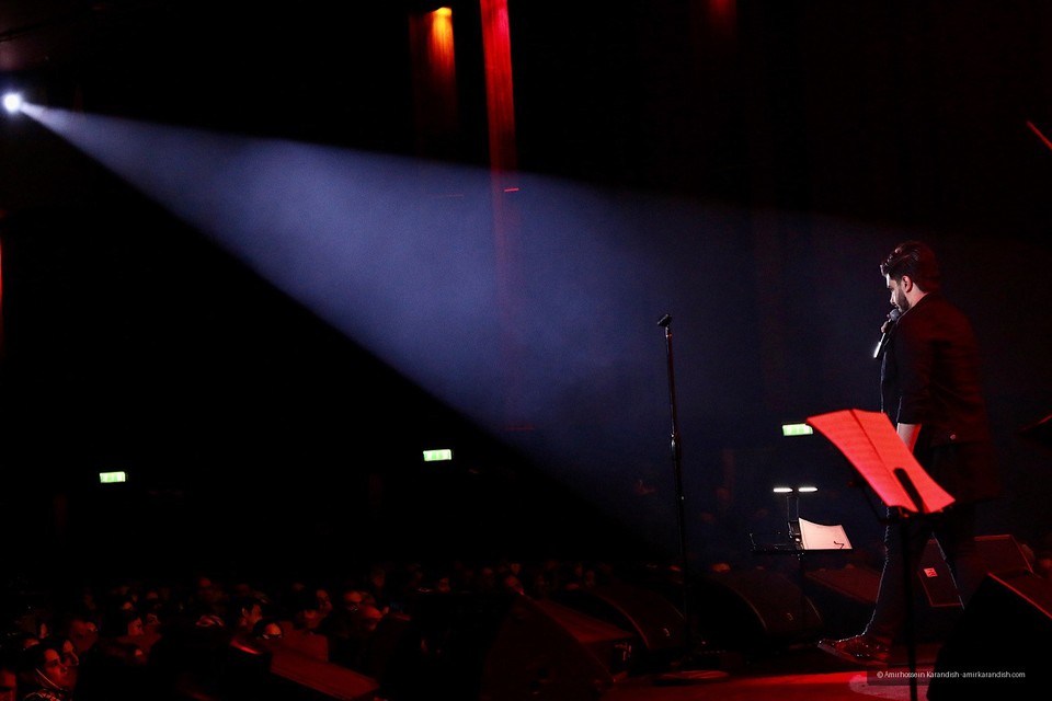 On the sixth night of the 35th Fajr Music Festival, Aron Afshar's concert was held on Monday, February 17, 2020, at the Milad Hall of the Tehran International Exhibition Center.