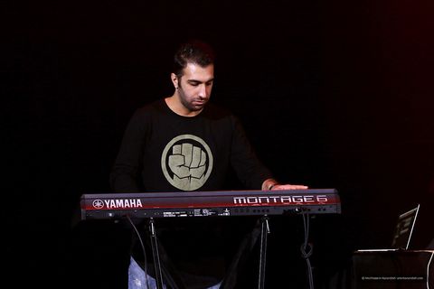 Aron Afshar · 07