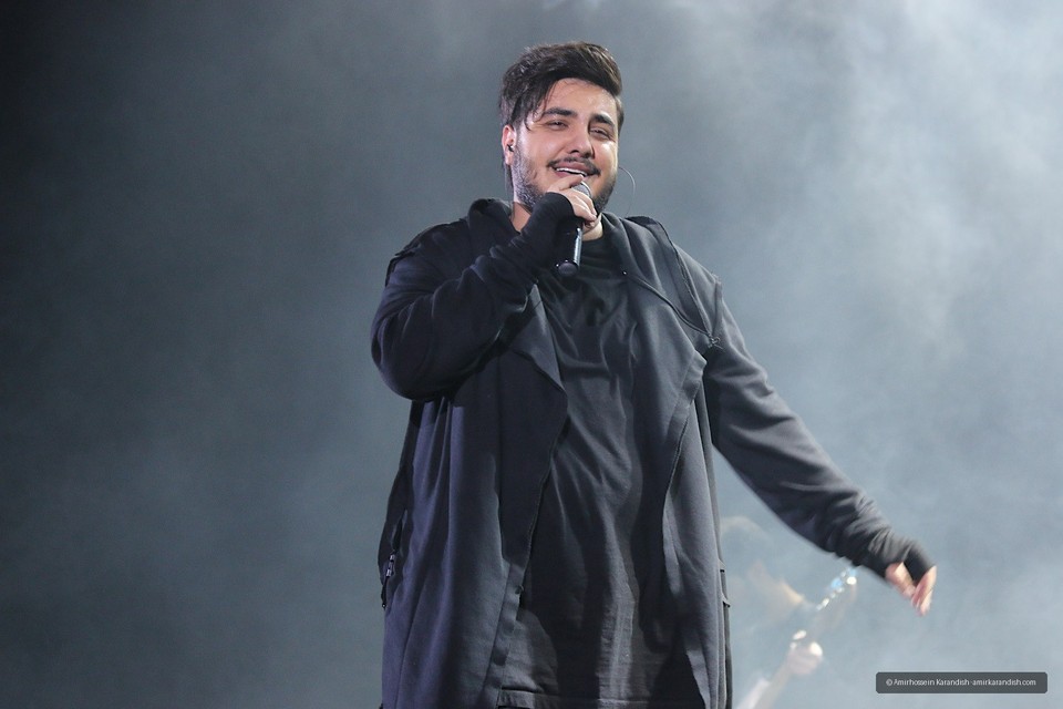 On the sixth night of the 35th Fajr Music Festival, Aron Afshar's concert was held on Monday, February 17, 2020, at the Milad Hall of the Tehran International Exhibition Center.