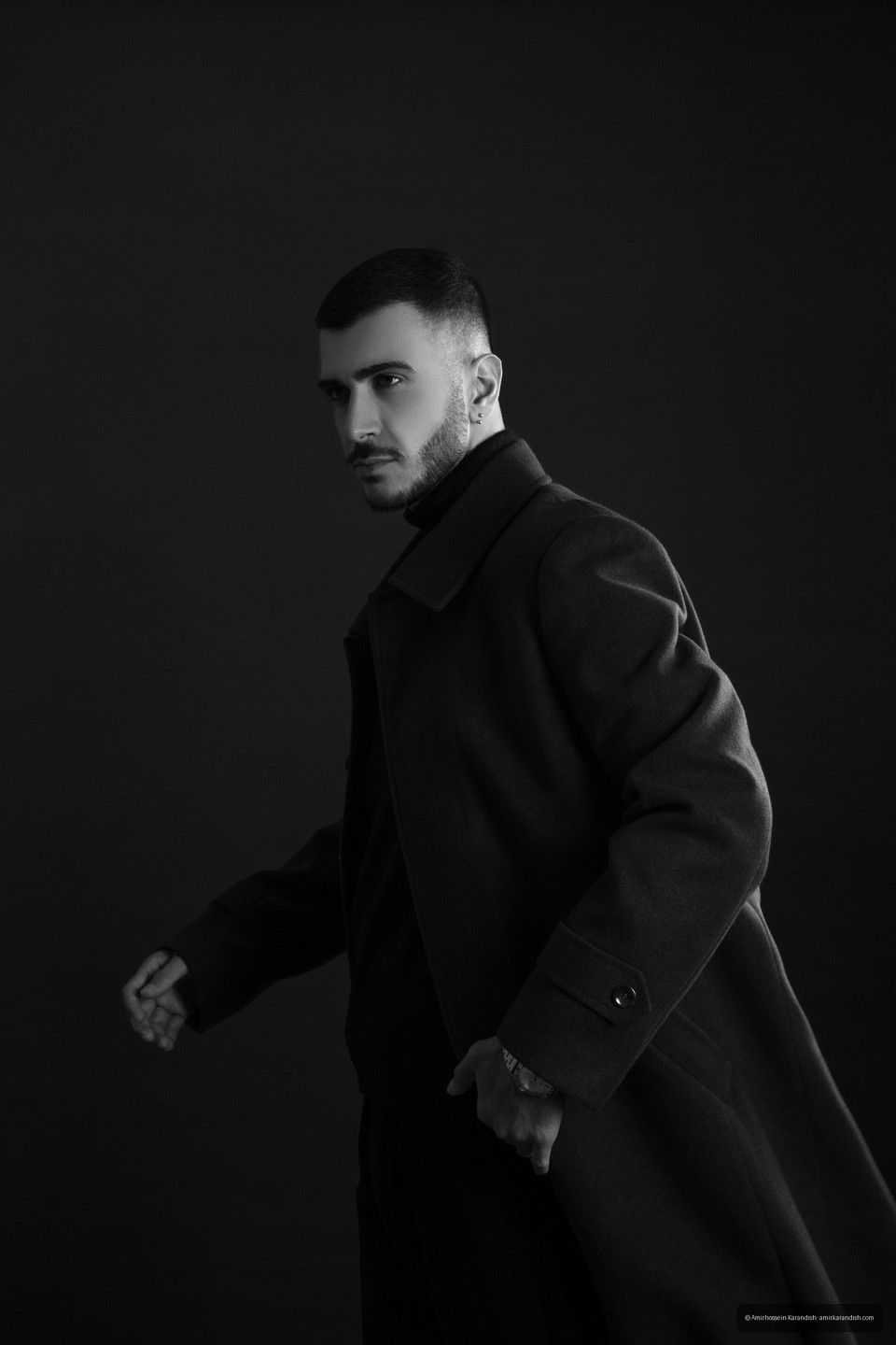 A Narrative of Shadows: Anatomy of a Classic Style I have always believed that style is not merely the combination of clothes we wear, but the atmosphere we carry with us. For this