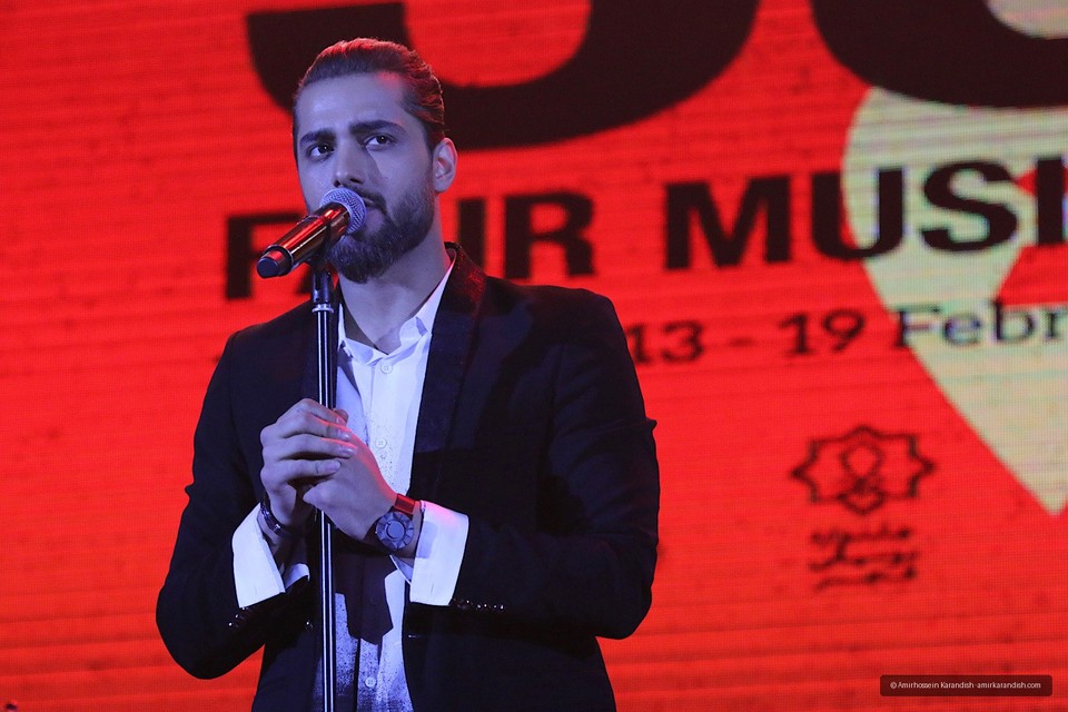 On the fifth night of the 35th Fajr Music Festival, pop singer Makan Band took to the stage on the evening of February 16 at the Milad Hall of the Tehran International Exhibition C