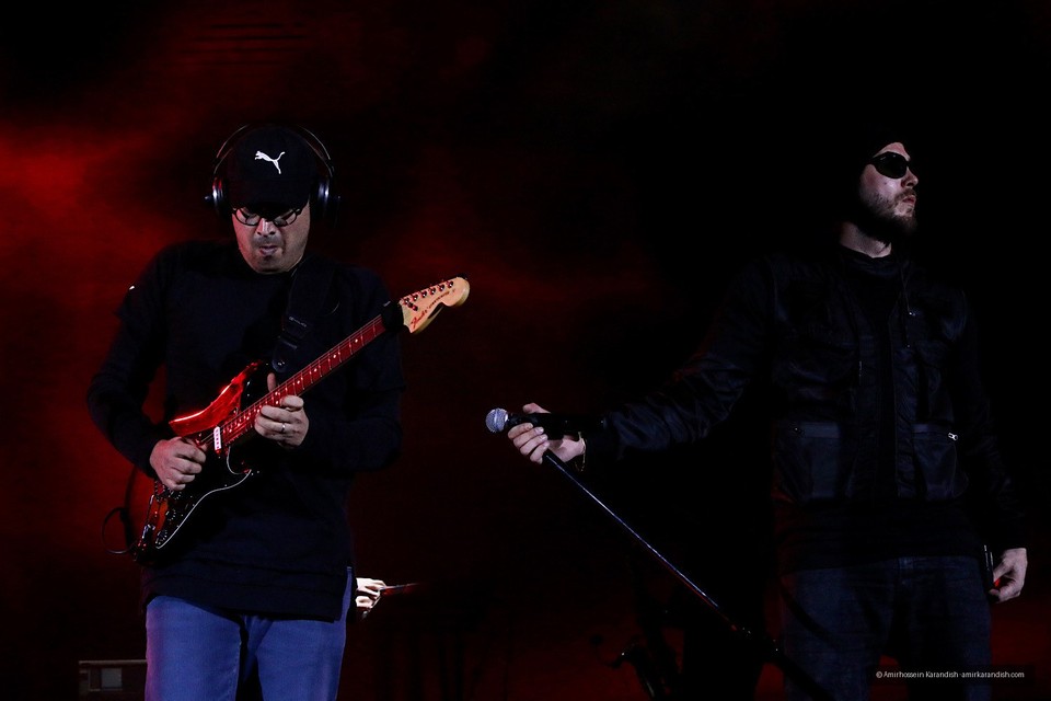 The 35th Fajr Music Festival officially kicked off on Wednesday, February 12, with a performance by pop singers Arash and Masih Adl Parvar (Masih & Arash AP) at the Milad Hall of t