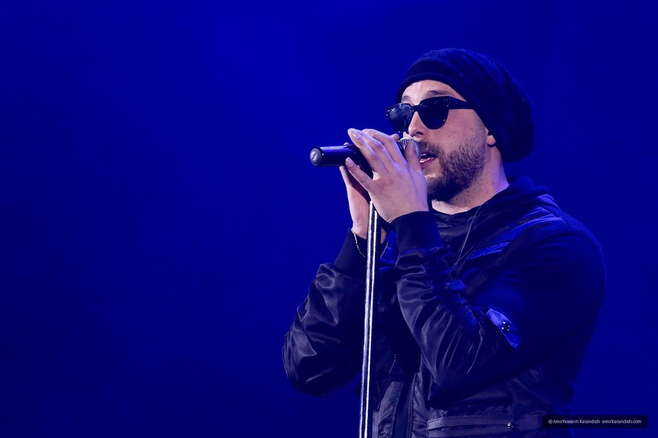 The 35th Fajr Music Festival officially kicked off on Wednesday, February 12, with a performance by pop singers Arash and Masih Adl Parvar (Masih & Arash AP) at the Milad Hall of t