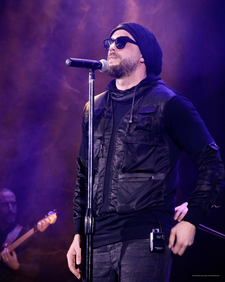 The 35th Fajr Music Festival officially kicked off on Wednesday, February 12, with a performance by pop singers Arash and Masih Adl Parvar (Masih & Arash AP) at the Milad Hall of t