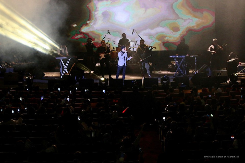 On the third night of the 35th Fajr Music Festival, Iranian pop singer Mohsen Ebrahimzadeh took to the stage on Saturday evening, February 16, 2019, at the Milad Hall of the Tehran