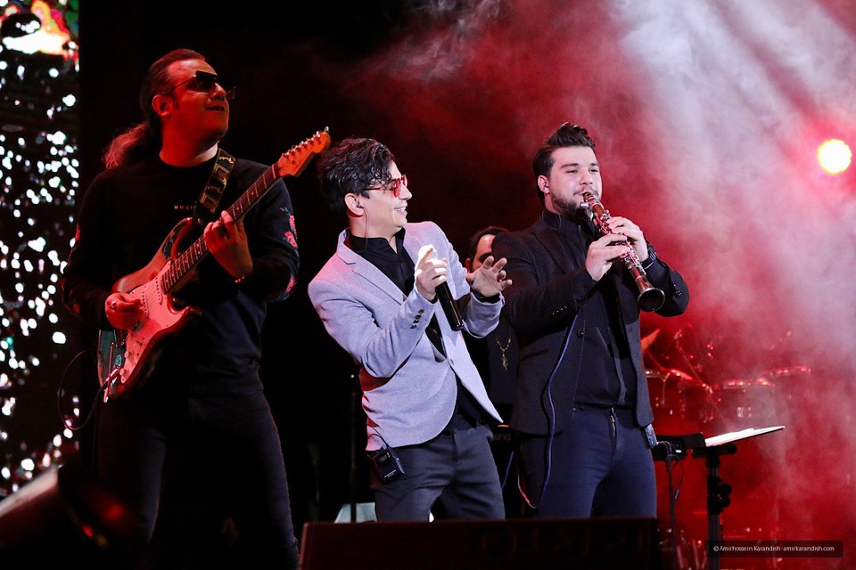 On the third night of the 35th Fajr Music Festival, Iranian pop singer Mohsen Ebrahimzadeh took to the stage on Saturday evening, February 16, 2019, at the Milad Hall of the Tehran