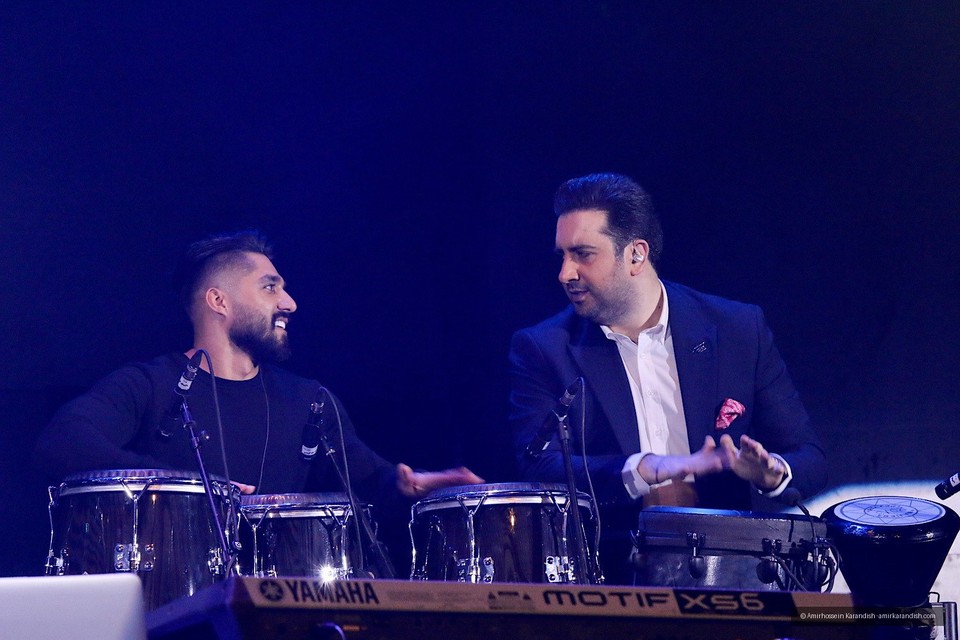 On the second night of the 35th Fajr Music Festival, pop singer Omid Hajili took to the stage on the evening of February 13 at the Milad Hall of the Tehran International Exhibition