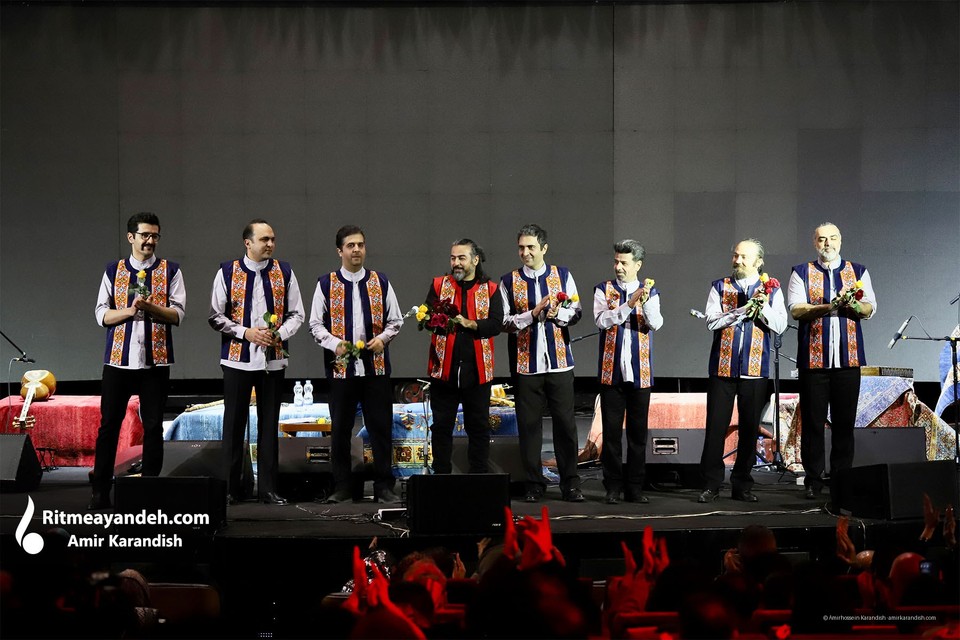 The Parvaz Homay concert was held on January 21, 2022 (Bahman 1, 1400) at the Iranian Convention Center (Arikeh Iranian) in two sessions (at 18:30 and 22:00).