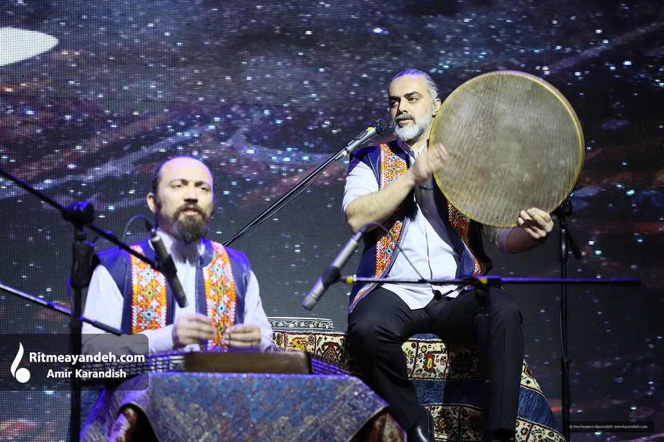 The Parvaz Homay concert was held on January 21, 2022 (Bahman 1, 1400) at the Iranian Convention Center (Arikeh Iranian) in two sessions (at 18:30 and 22:00).