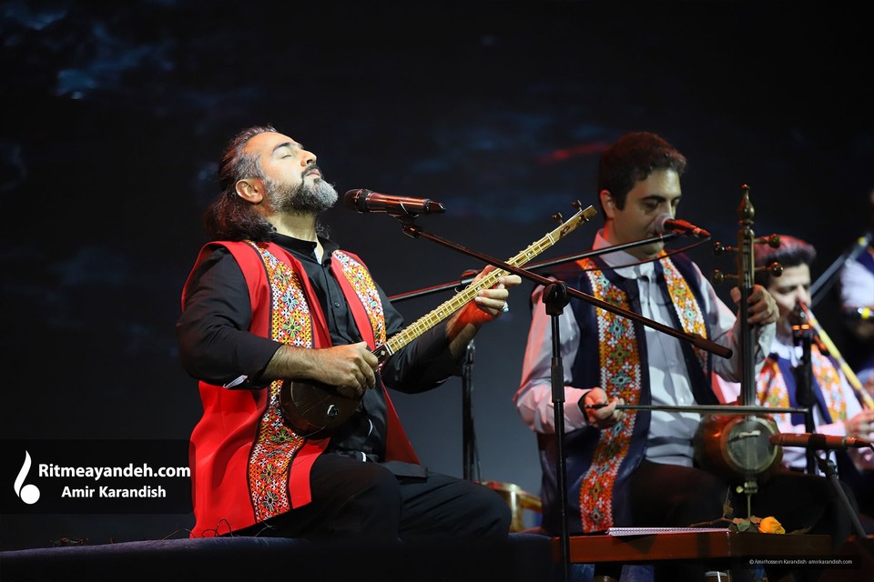 The Parvaz Homay concert was held on January 21, 2022 (Bahman 1, 1400) at the Iranian Convention Center (Arikeh Iranian) in two sessions (at 18:30 and 22:00).