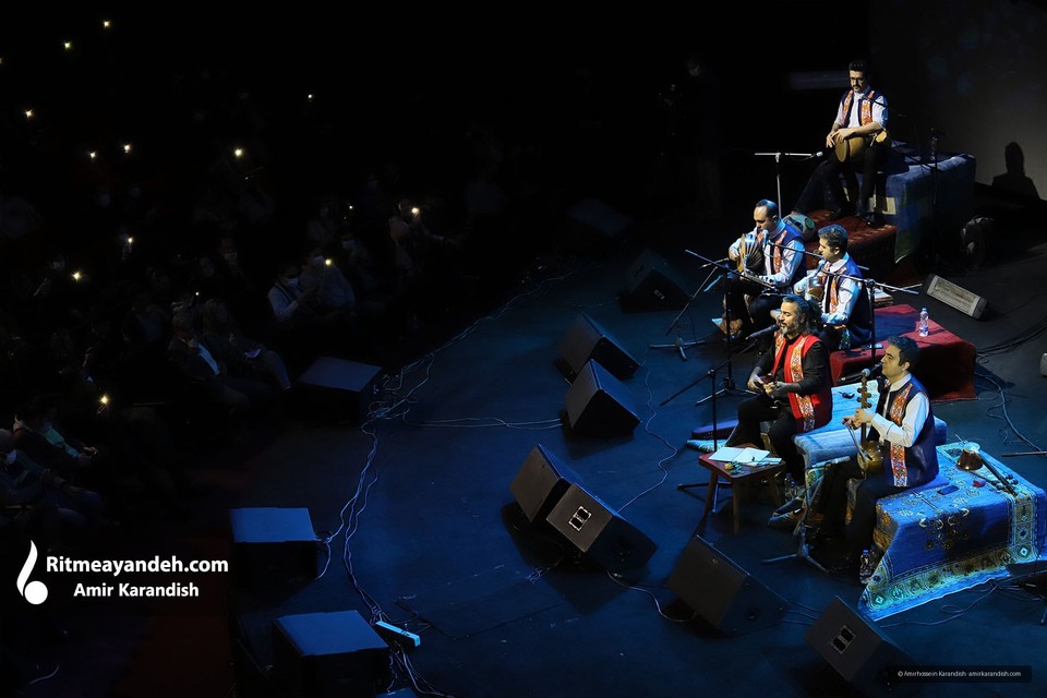 The Parvaz Homay concert was held on January 21, 2022 (Bahman 1, 1400) at the Iranian Convention Center (Arikeh Iranian) in two sessions (at 18:30 and 22:00).