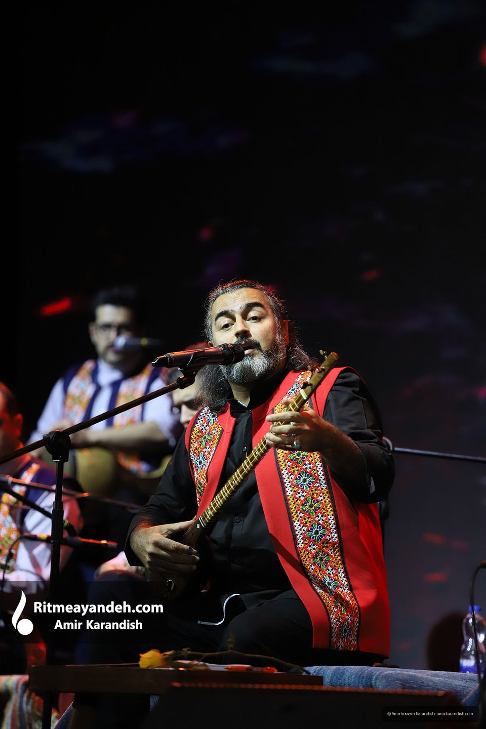 The Parvaz Homay concert was held on January 21, 2022 (Bahman 1, 1400) at the Iranian Convention Center (Arikeh Iranian) in two sessions (at 18:30 and 22:00).