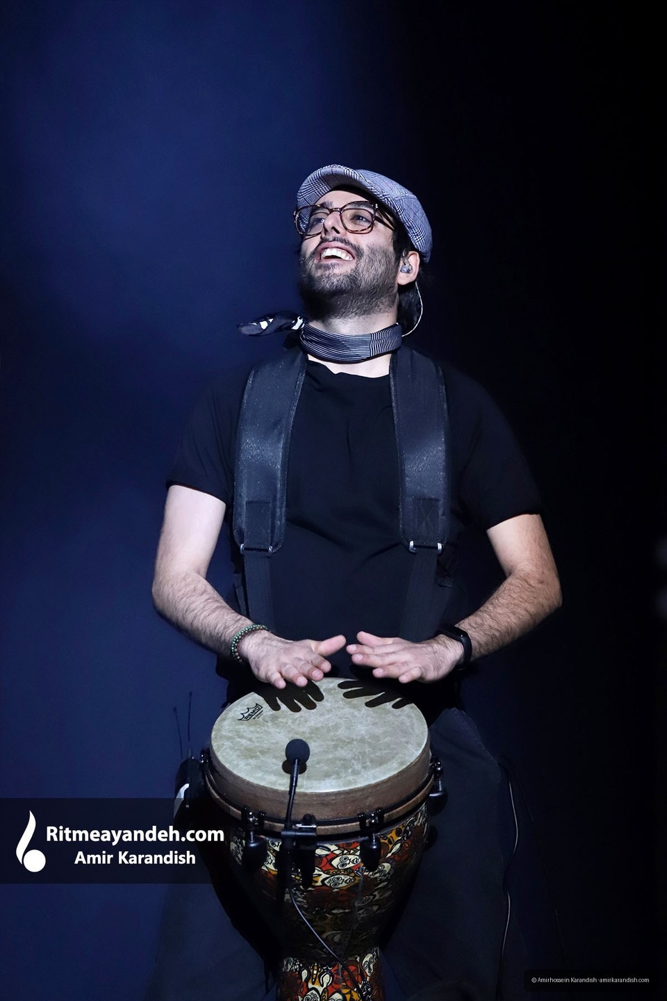 Reza Bahram hosted 2,500 spectators at the Espinas Palace Hotel (Tehran, Iran) on the evening of January 19, 2022. At that time, Reza Bahram held the record for performing concerts
