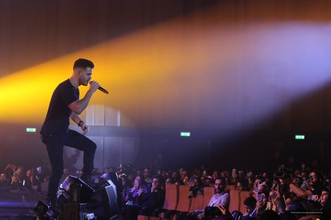 Sirvan Khosravi 02 · 05