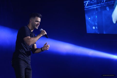 Sirvan Khosravi 02 · 08