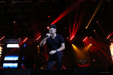Sirvan Khosravi 02 · 22