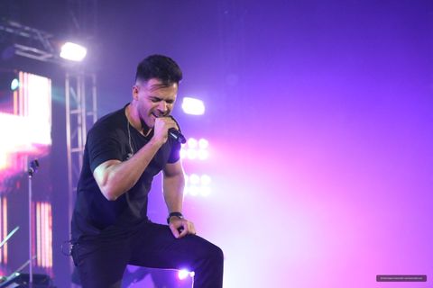Sirvan Khosravi 02 · 25