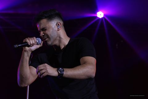 Sirvan Khosravi 02 · 32
