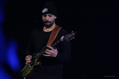 Sirvan Khosravi 02 · 33